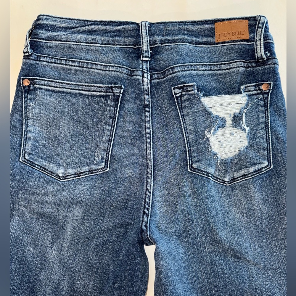 JUDY BLUE High Rise Relaxed Fit Ankle Raw Hem Distressed Crop JB88191 (3/26) - Picture 12 of 17